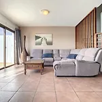 Villa Rosa Gadis