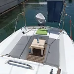 Lanza Boat