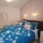 Atalaya Ground Floor Poolside Apartment