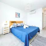 La Marinera House-Near The Beach, Fast Wifi, Air-Con On Main Bedroom And Sat Tv