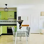 Canaryislandshost L Magenta