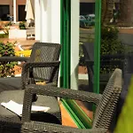 Beautiful One Bedroom Ground Floor Apartment - Veraluna