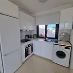 2 Bedroom Top Floor Apartment Close To Beach
