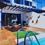 Villa Valperal, Piscina Climatizada Aire Acondicionado Posicion Estrategica!!