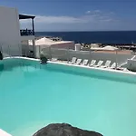 The Blue Dragon Apartment By The Port