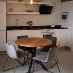 Apt The V Home