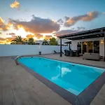 Beautiful Puerto Del Carmen Villa 3 Bedrooms Villa Crystal Private Pool Close To Amenities Lanzarote