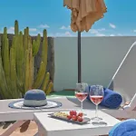 Bungalow Maria De Timanfaya - Sea And Mountains Views, Pool, Wifi, 15 Minutes Walk To Marina Rubicon