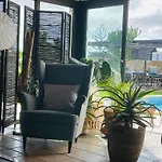 Kalufa Surf House