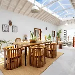 Bodega Botanica - Shared Pool - Central Island Location - 10 Mins Drive To Famara And La Santa