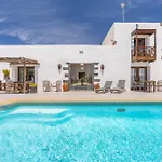 Bodega Botanica - Shared Pool - Central Island Location - 10 Mins Drive To Famara And La Santa