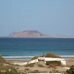 Daidas Beach House With Hot Whirlpool In Famara
