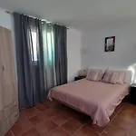 Uviya1