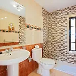 Villa Ellen - Lovely 4 bedroom villa large pool area WIFI