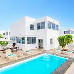 Villa Amaia By Villa Plus