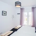 Flower Beach Suite 6