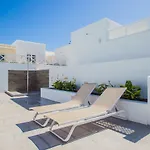 Flower Beach Suite 8