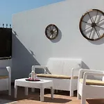 Las Arecas Mansion