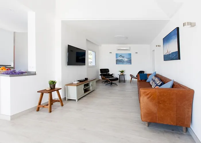 3 Bedroom Villa Delphi With Private Heated Pool.