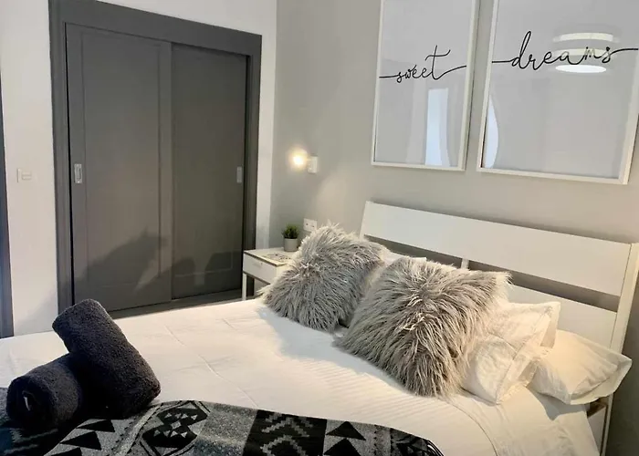 Holyhome Apartment 208