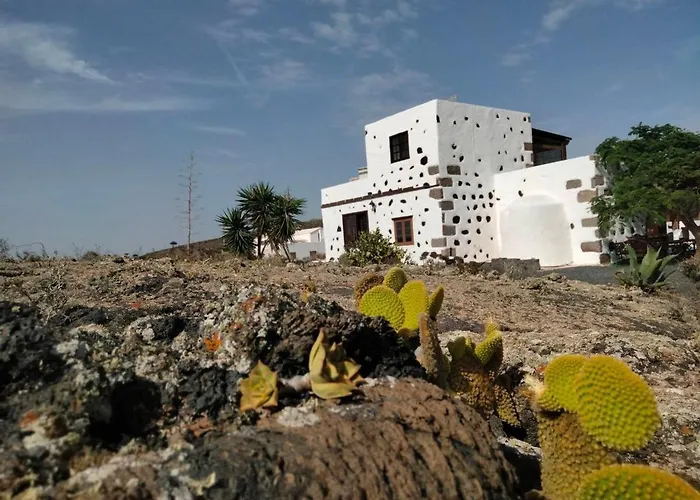 Lanzarote Casa Volcanica-Anclada Sobre La Lava Del Volcan