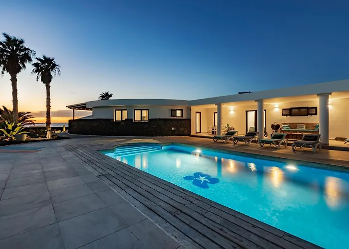Casa Marina With Pool, Garden And Terrace