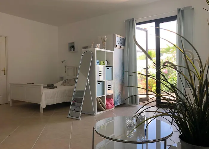 Las Buganvillas 77