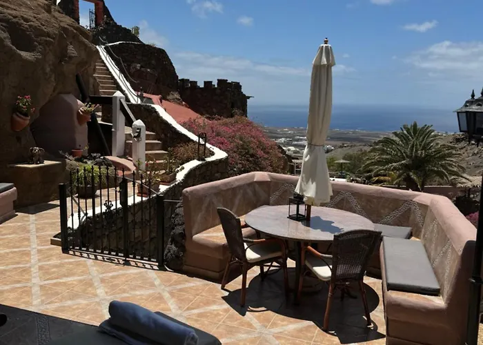 Castillo Lanzarote Villa Sophie - Luxury Villa -Sleep In A Volcanic Cave With Heated Pool