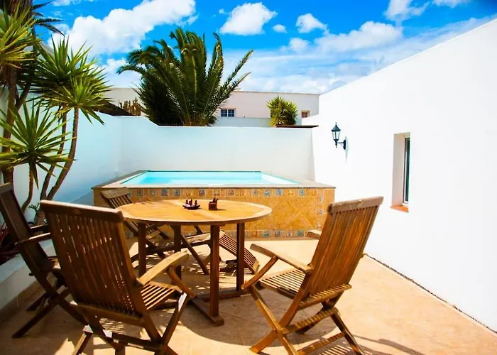 Guimes Pool House