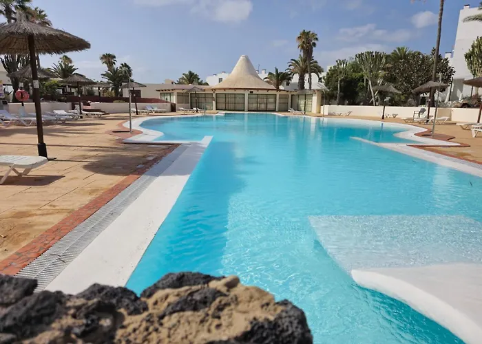 Bungalow Goa Pool View, Playa Roca Residence Sea Front Access - Free Ac - Wifi