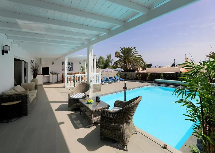 Graceful Puerto Del Carmen Villa 5 Bedrooms Villa Vega Del Carmen Distant Sea Views