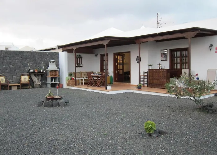 Cactus & Aloe Villa