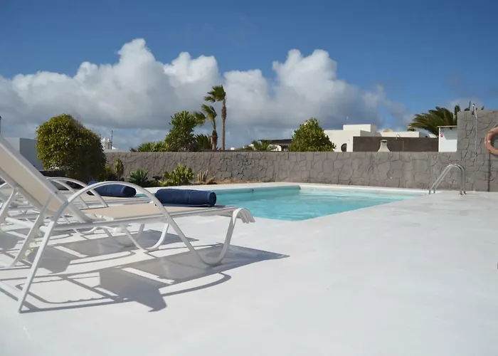 Villa Lola