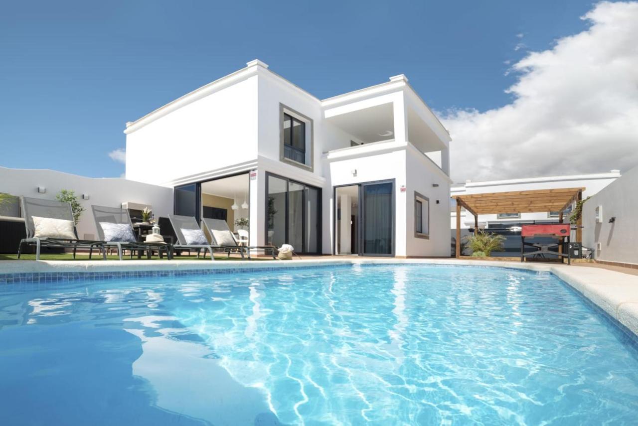 Abeto Villa Yaiza (Lanzarote)