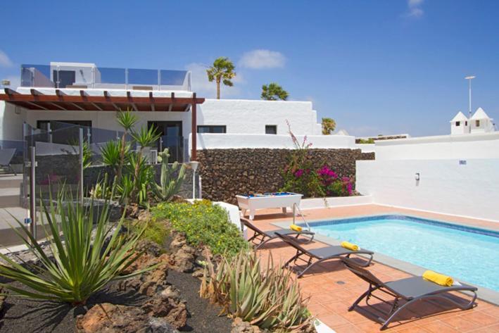 Mirador Mojones Mojones Puerto Del Carmen Lanzarote Villa