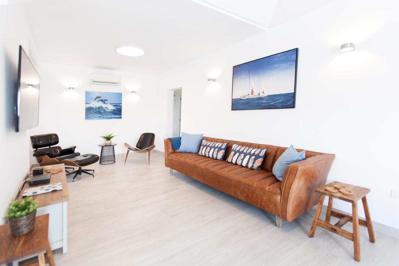 3 Bedroom Delphi With Private Heated Pool. * Puerto del Carmen (Lanzarote)