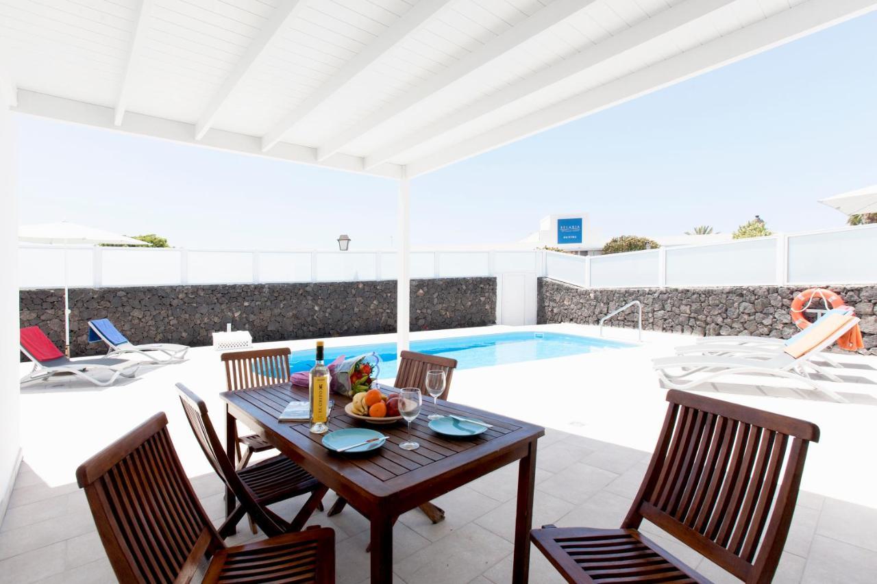 3 Bedroom Delphi With Private Heated Pool. Puerto del Carmen (Lanzarote)