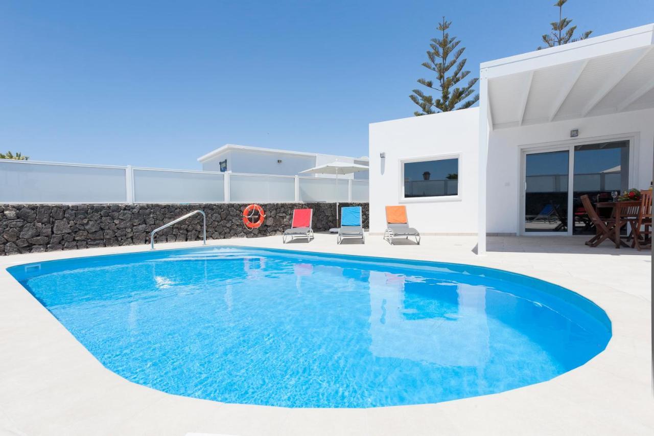 3 Bedroom Delphi With Private Heated Pool. Villa Puerto del Carmen (Lanzarote)