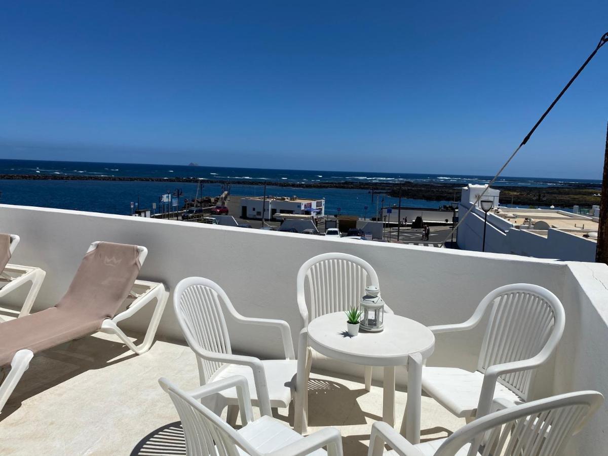 Mirador Del Muelle House * Orzola