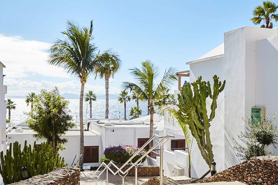 Flamingo Resort *