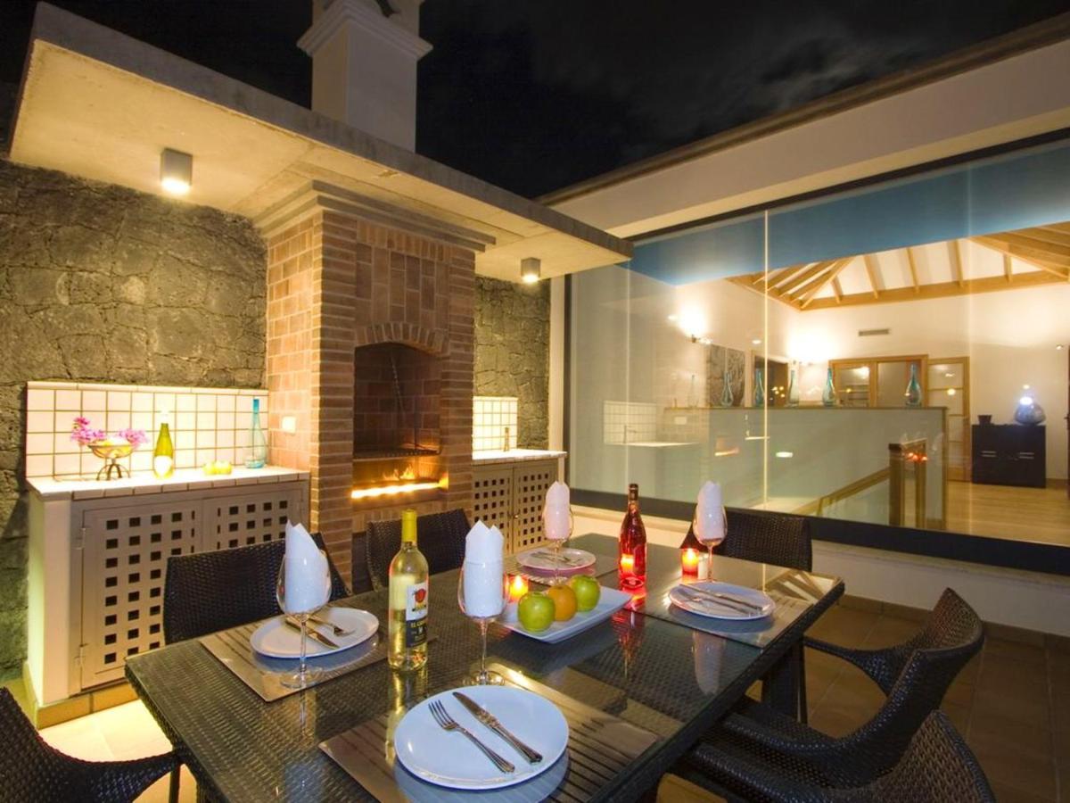 Charming In Playa Blanca With Private Pool