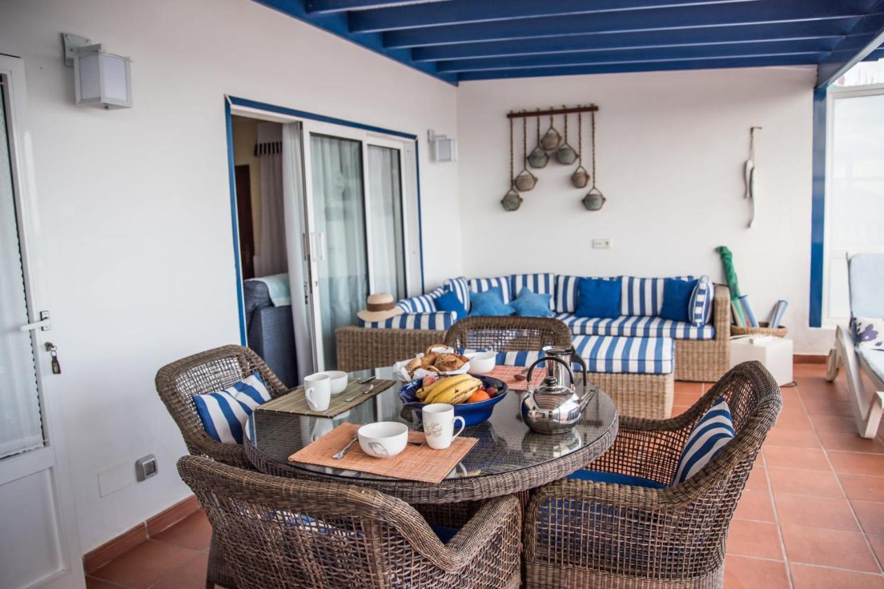 Seaview Coastal On Front Line With Amazing Sea Views And Large Terrace *