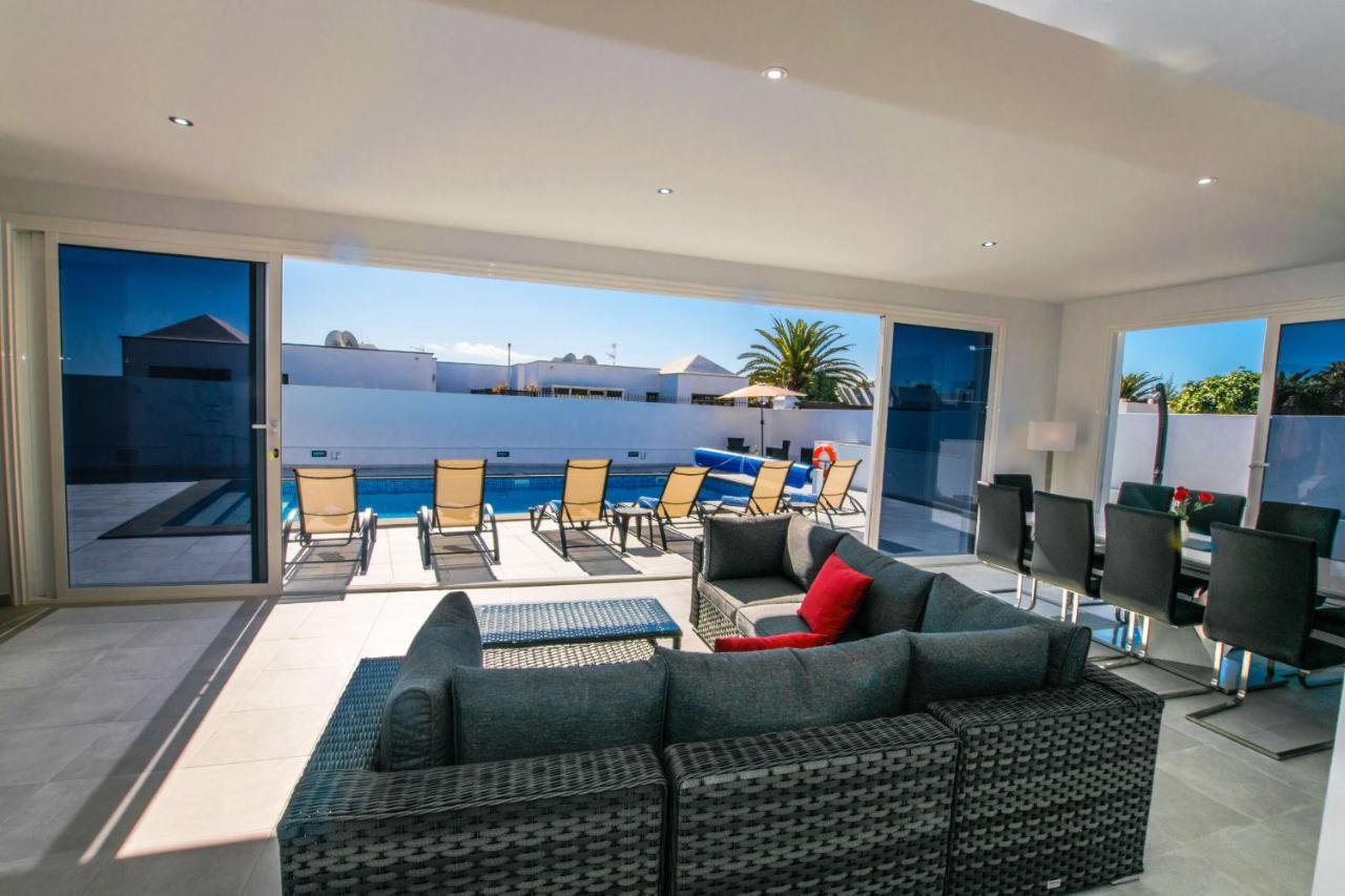 Villa Rossa - Now - Lh215 By Now Ltd