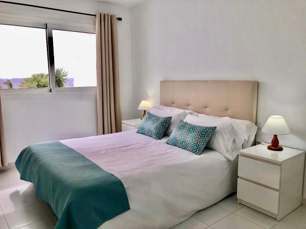 Los Arcos Apartment. Sea View *