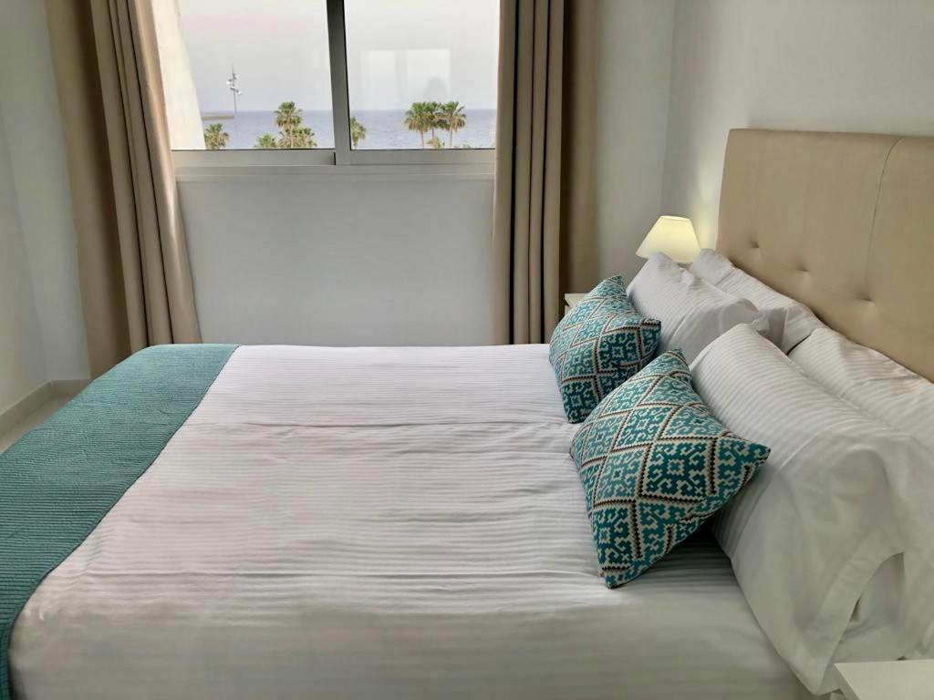 Los Arcos Apartment. Sea View