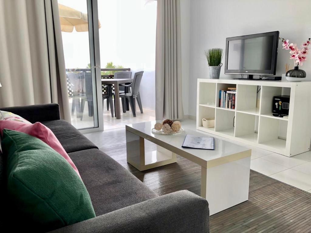 Los Arcos Apartment. Sea View
