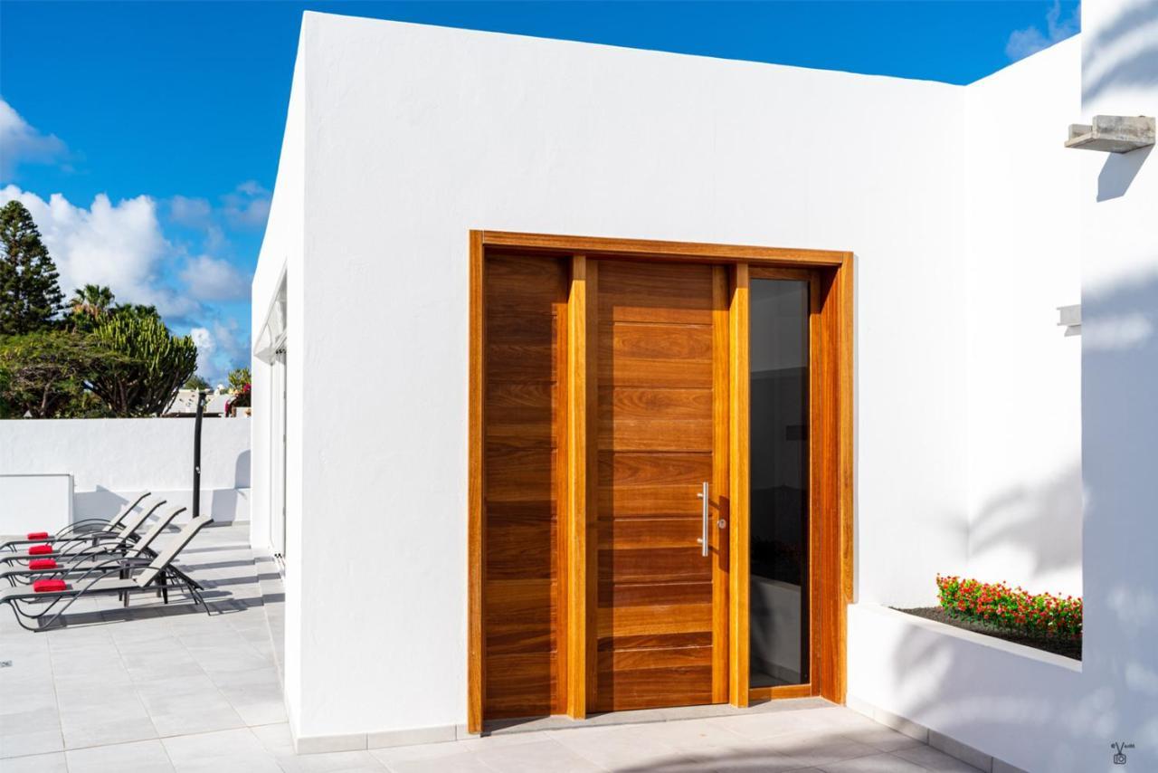 Villa Rossa - Now - Lh215 By Now Ltd *