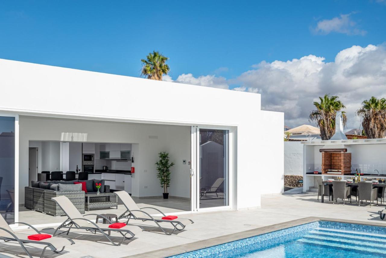 Villa Rossa - Now - Lh215 By Now Ltd