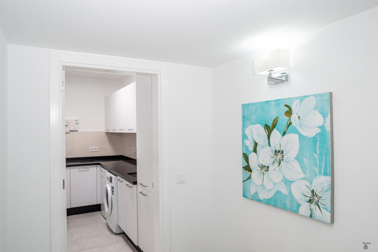 Villa Rossa - Now - Lh215 By Now Ltd *