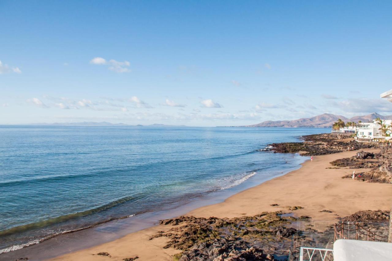 Seaview Coastal On Front Line With Amazing Sea Views And Large Terrace *